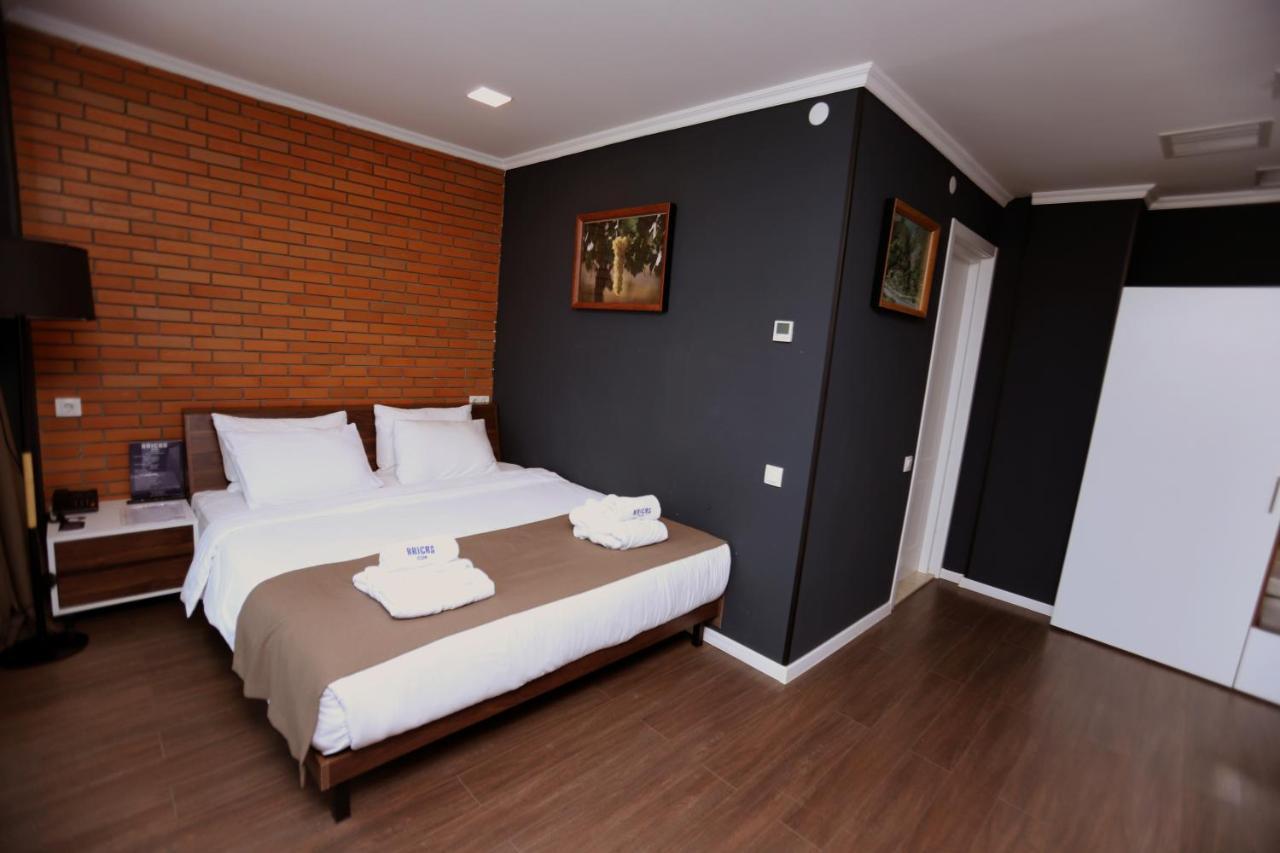 Bricks Hotel Tbilisi Exterior foto