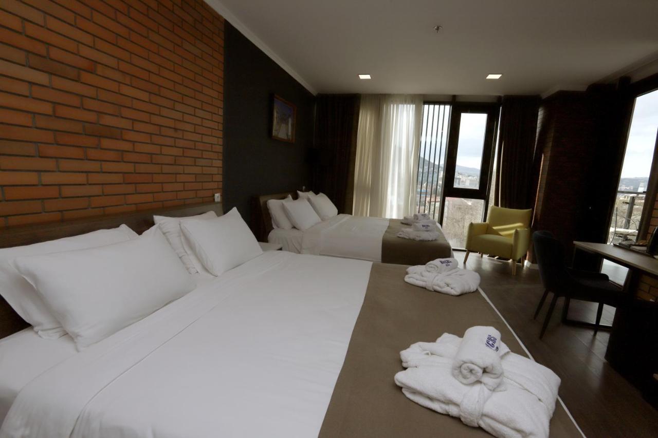Bricks Hotel Tbilisi Exterior foto