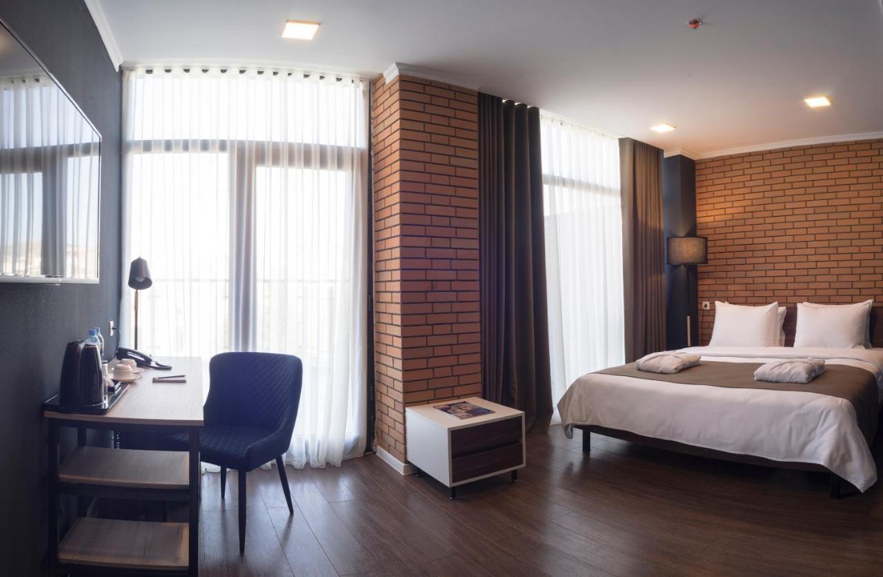 Bricks Hotel Tbilisi Exterior foto