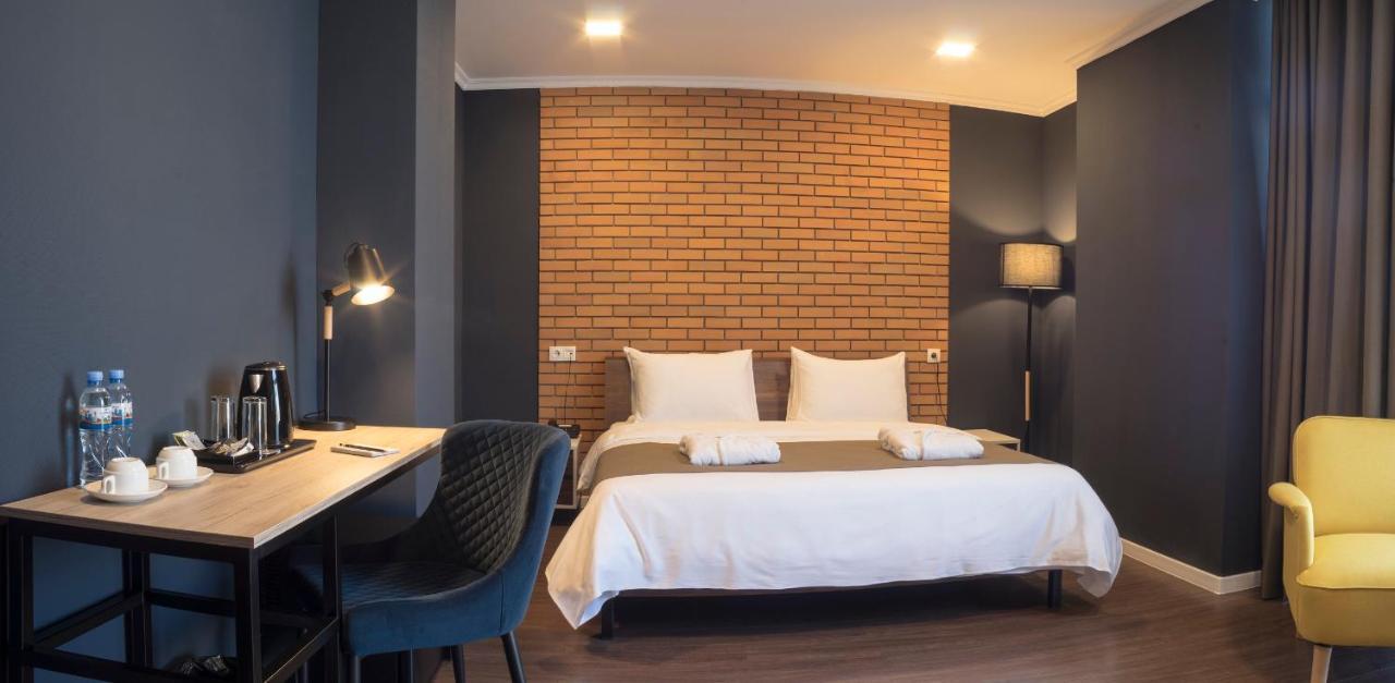 Bricks Hotel Tbilisi Exterior foto